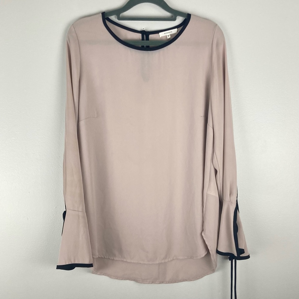 Pleione blouse with bell cuff with bow taupe with black accent Small